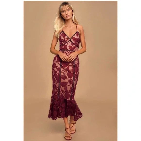 Alluring Dream Burgundy Floral Mesh Lace Trumpet Midi Dress NWT Alluring Dream Burgundy Floral Mesh Lace Trumpet Midi Dress NWT